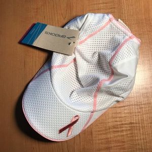 Women’s Brooks For Her Breast Cancer Awareness hat